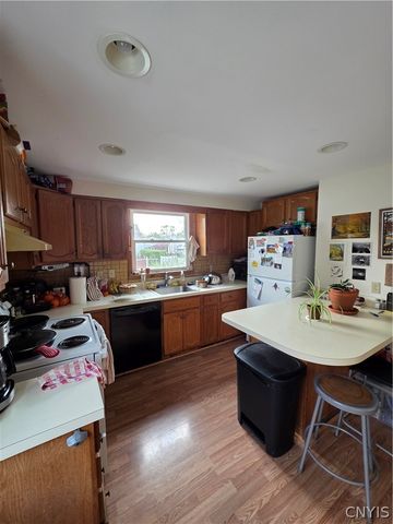 281 N Collingwood Avenue, Syracuse, NY 13206