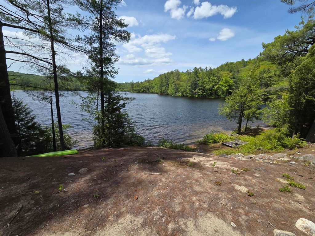 57 Tewksbury Pond Landing, Grafton, NH 03240