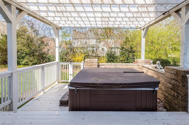 103 Clipper Creek LN, Smithfield, VA 23430