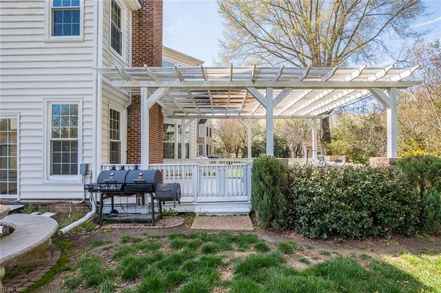 103 Clipper Creek LN, Smithfield, VA 23430