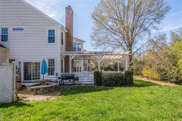 103 Clipper Creek LN, Smithfield, VA 23430