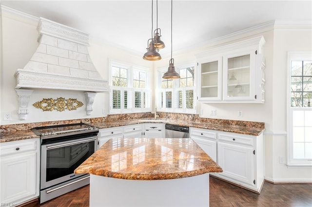 103 Clipper Creek LN, Smithfield, VA 23430