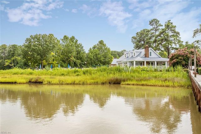 103 Clipper Creek LN, Smithfield, VA 23430