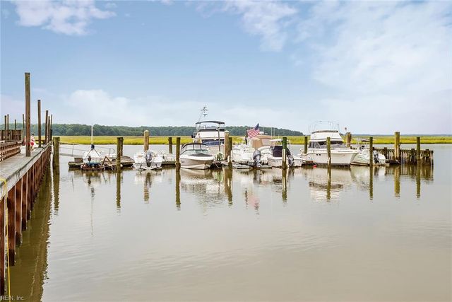 103 Clipper Creek LN, Smithfield, VA 23430