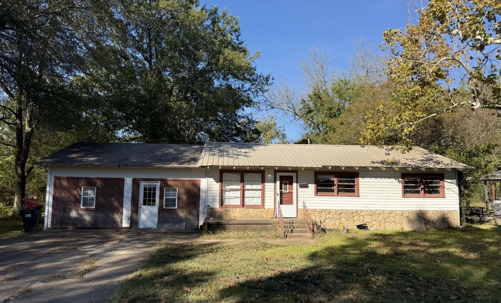 3236 W KAUFMAN, Paris, TX 75460