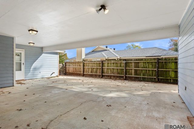 7808 Bayou Fountain Ave, Baton Rouge, LA 70820