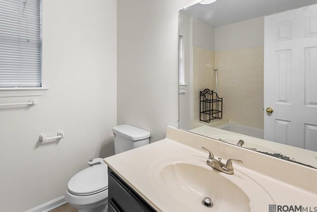 7808 Bayou Fountain Ave, Baton Rouge, LA 70820