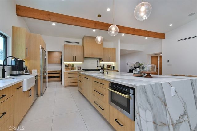 5531 Hermitage, Valley Village, CA 91607