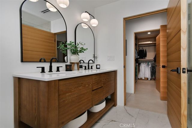 5531 Hermitage, Valley Village, CA 91607