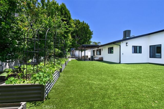 5531 Hermitage, Valley Village, CA 91607