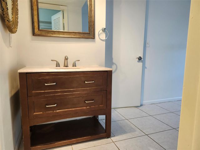 501 SE 8th St 103, Deerfield Beach, FL 33441