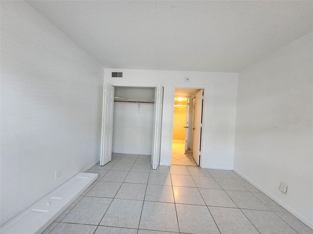 501 SE 8th St 103, Deerfield Beach, FL 33441