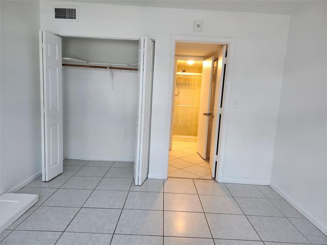 501 SE 8th St 103, Deerfield Beach, FL 33441