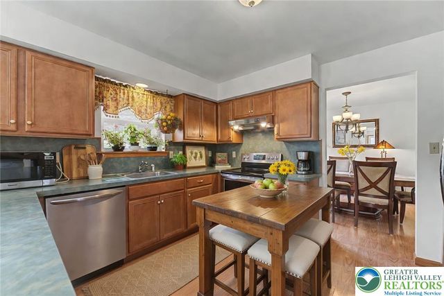 546 Patten Circle, Penn Forest Twp, PA 18210