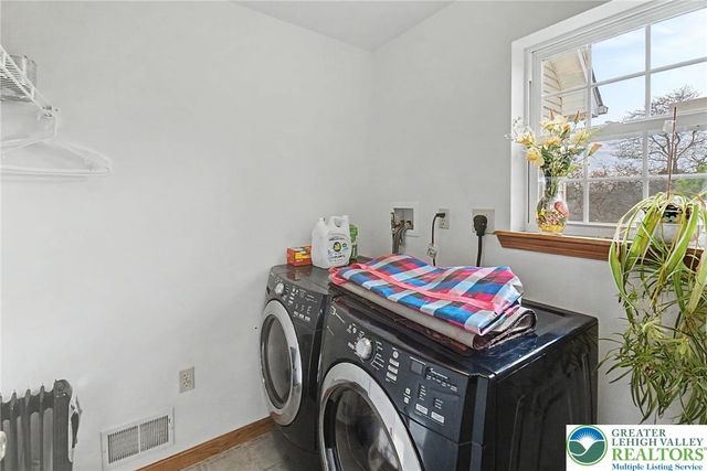 546 Patten Circle, Penn Forest Twp, PA 18210