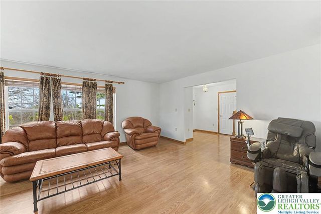 546 Patten Circle, Penn Forest Twp, PA 18210