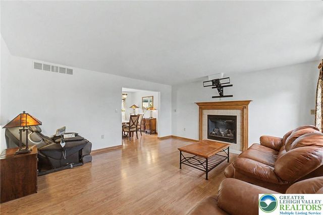 546 Patten Circle, Penn Forest Twp, PA 18210