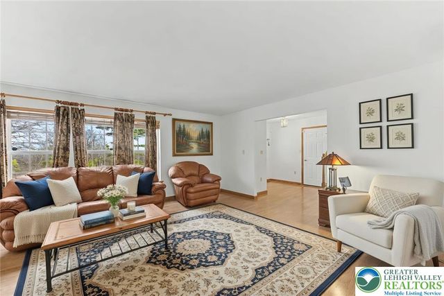 546 Patten Circle, Penn Forest Twp, PA 18210