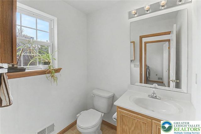 546 Patten Circle, Penn Forest Twp, PA 18210