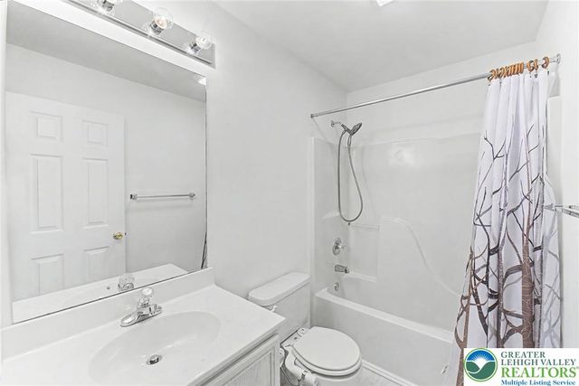 546 Patten Circle, Penn Forest Twp, PA 18210