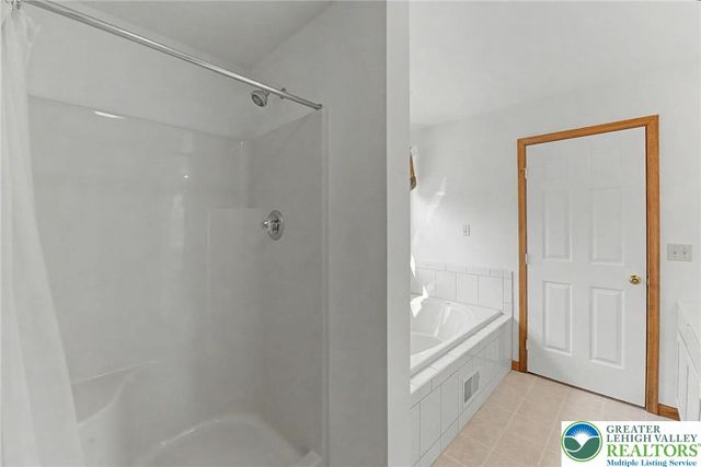 546 Patten Circle, Penn Forest Twp, PA 18210