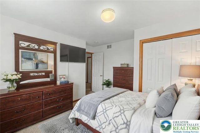 546 Patten Circle, Penn Forest Twp, PA 18210