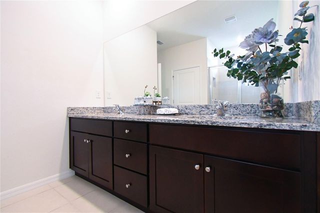 1052 MANZANAR PLACE, Wesley Chapel, FL 33543