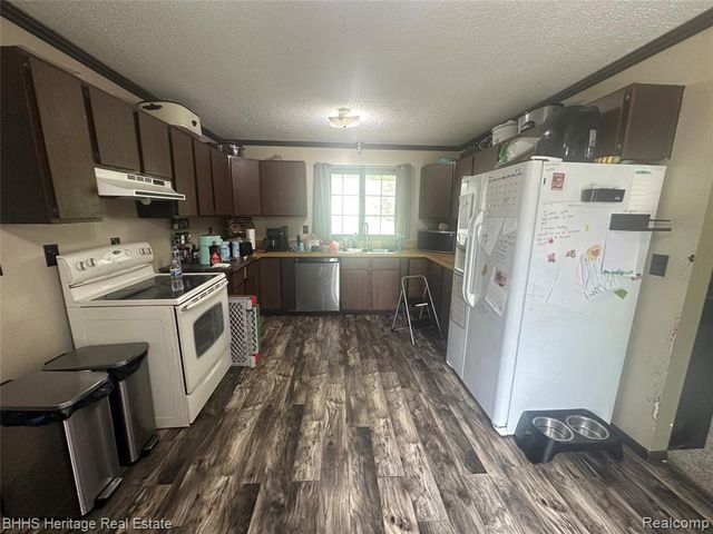 2901 Patterson Lake Road, Pinckney, MI 48169