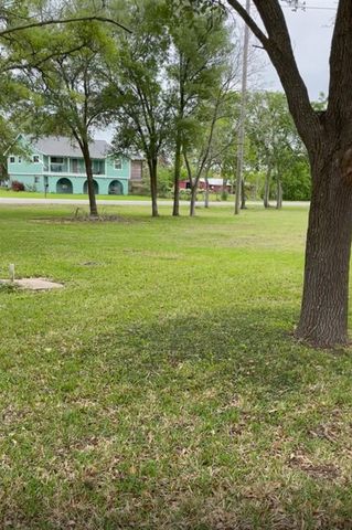 2702 Lake Road, La Marque, TX 77568