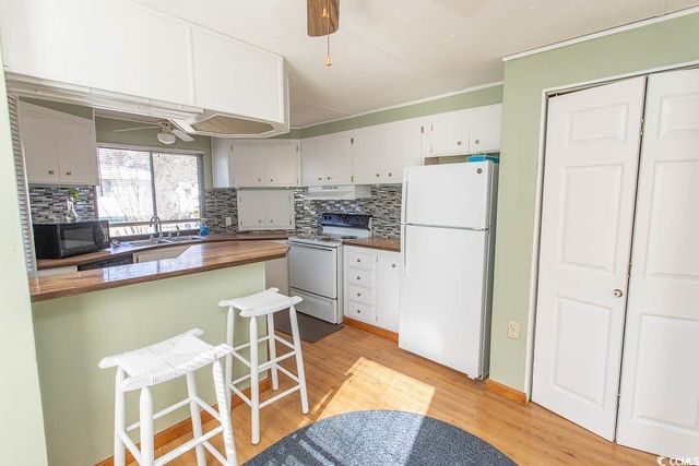 3 Burr Circle, Murrells Inlet, SC 29576