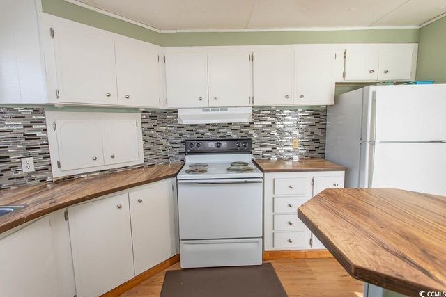 3 Burr Circle, Murrells Inlet, SC 29576