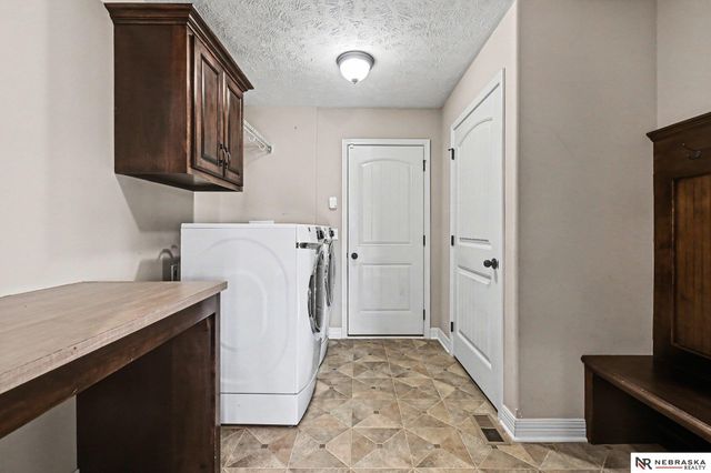 5508 S 165th Street, Omaha, NE 68135