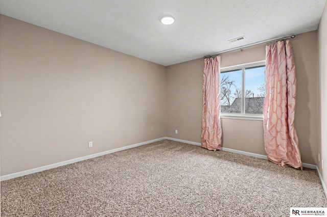 5508 S 165th Street, Omaha, NE 68135