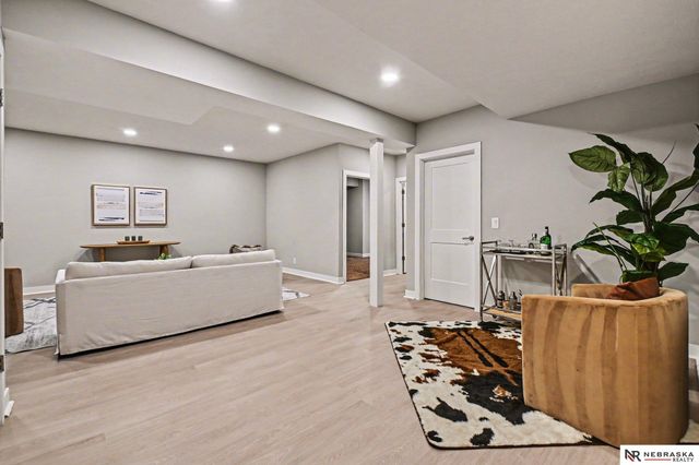 5508 S 165th Street, Omaha, NE 68135