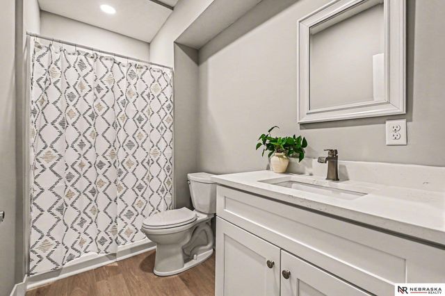 5508 S 165th Street, Omaha, NE 68135