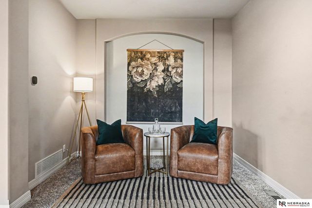 5508 S 165th Street, Omaha, NE 68135