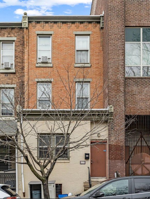 4123 WOODLAND AVE, Philadelphia, PA 19104