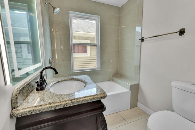 7527 S Chappel Avenue, Chicago, IL 60649
