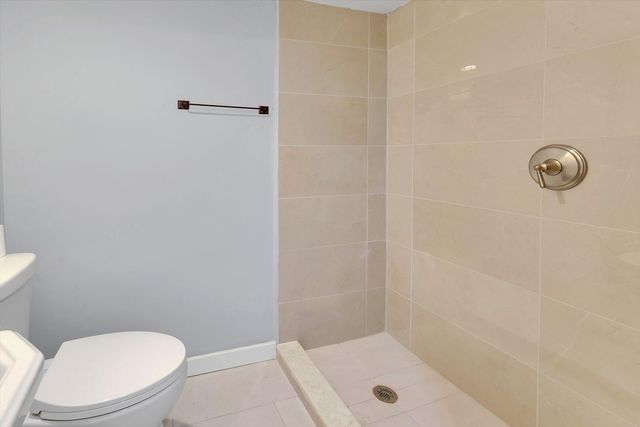 7527 S Chappel Avenue, Chicago, IL 60649