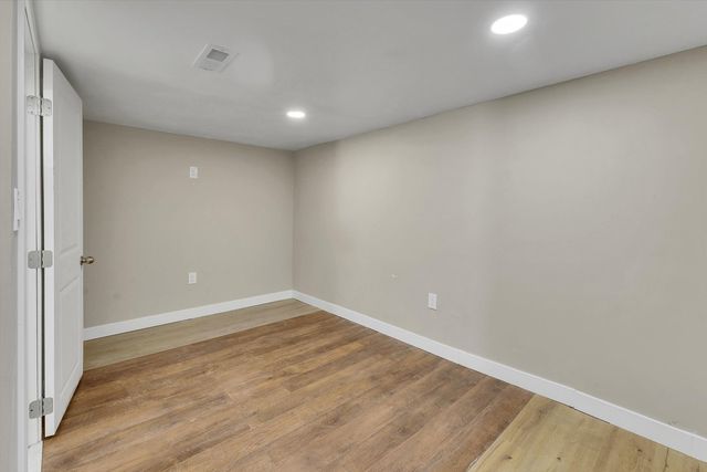 7527 S Chappel Avenue, Chicago, IL 60649