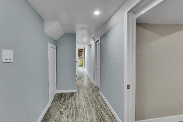 7527 S Chappel Avenue, Chicago, IL 60649