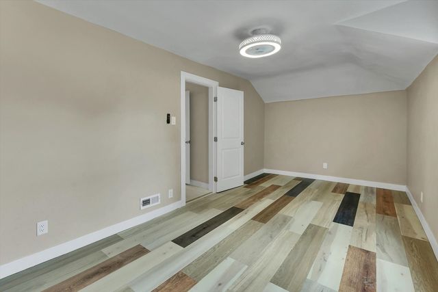 7527 S Chappel Avenue, Chicago, IL 60649