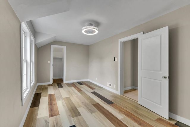 7527 S Chappel Avenue, Chicago, IL 60649