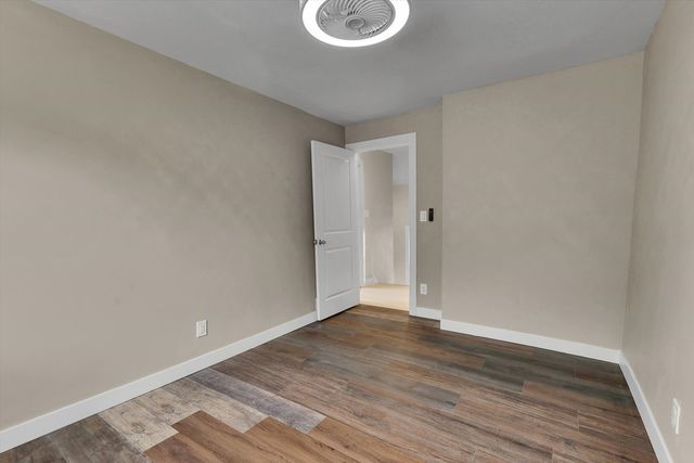 7527 S Chappel Avenue, Chicago, IL 60649