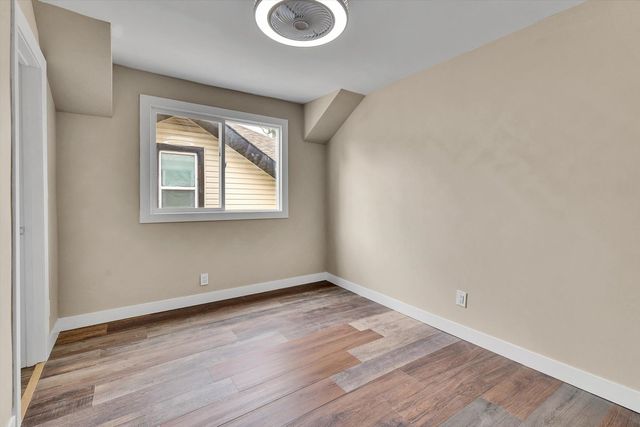 7527 S Chappel Avenue, Chicago, IL 60649