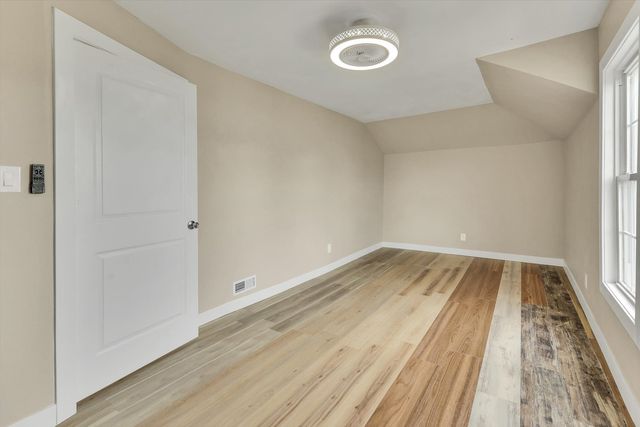 7527 S Chappel Avenue, Chicago, IL 60649