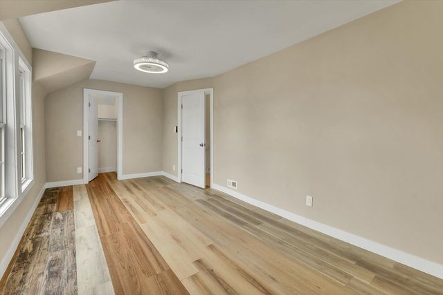 7527 S Chappel Avenue, Chicago, IL 60649