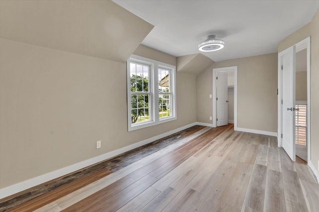 7527 S Chappel Avenue, Chicago, IL 60649