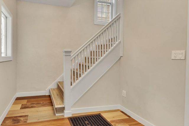 7527 S Chappel Avenue, Chicago, IL 60649