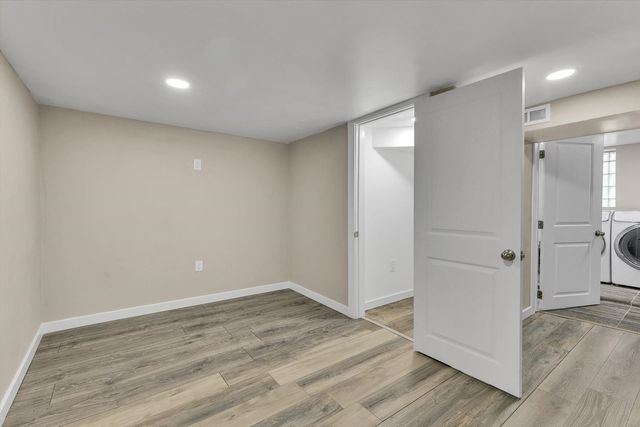 7527 S Chappel Avenue, Chicago, IL 60649